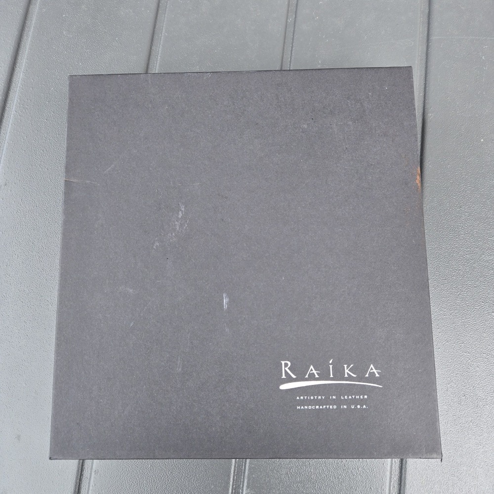 RAIKA In Leather Black Cowhide Photo Album 20 Foldout Pages 160 4x6. LINCOLN